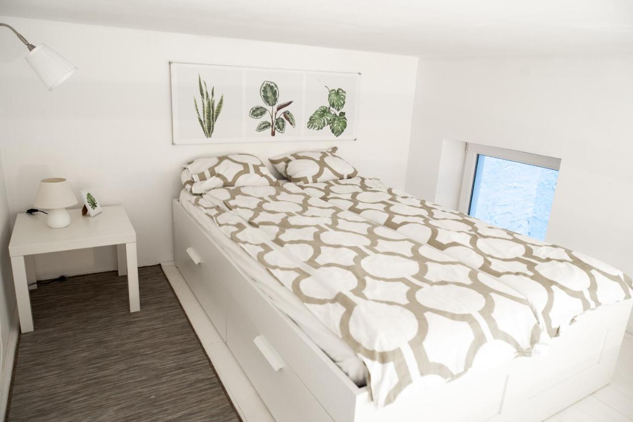 N28 Studio Apartment In Andrassy Boulevard. Budapest Exteriör bild